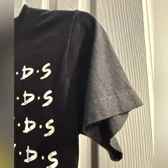 Vintage FRIENDS the Television Series Men's t shirt size Small 34-36 EUC - Picture 3 of 6